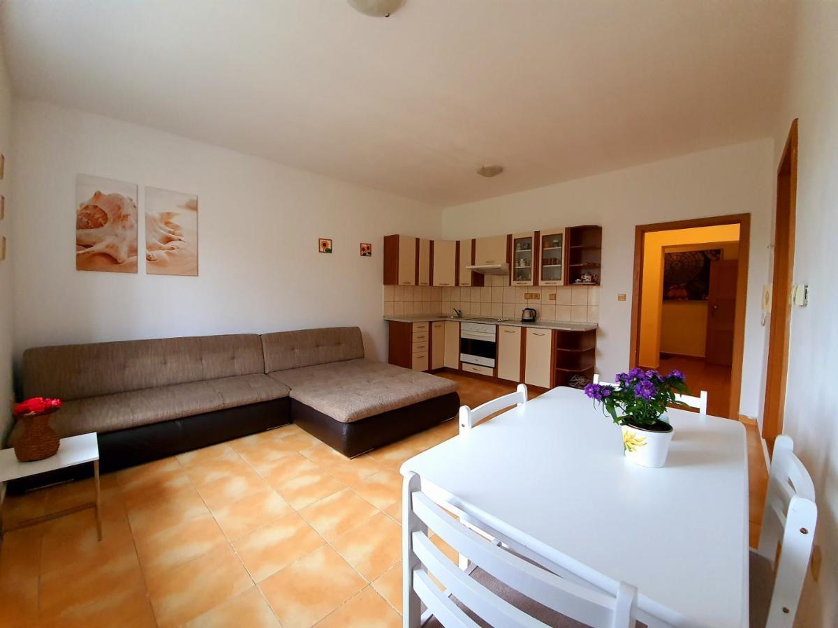 Apartman U Slunecnice Husinec  Экстерьер фото